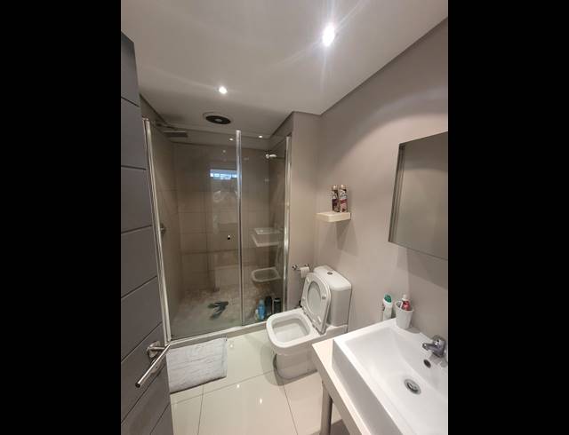 2 BEDROOM APARTMENT RENTED IN CAPE TOWN CITY CENTRE